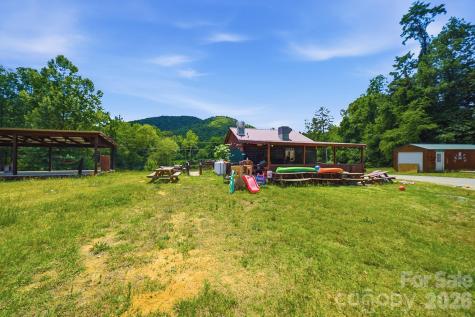 5373 Green River Cove Road Saluda NC 28773