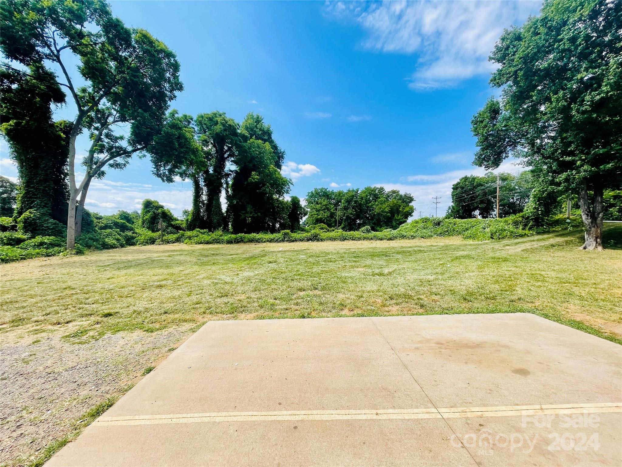 689 S Elm Street Statesville NC 28677