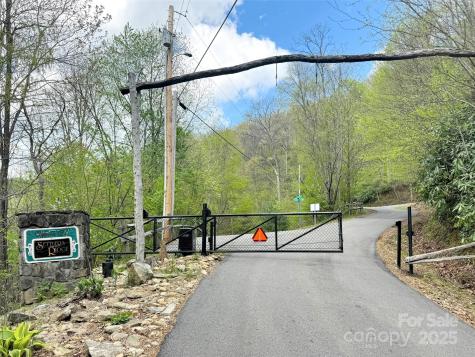 32 Sallywood Trail Waynesville NC 28785