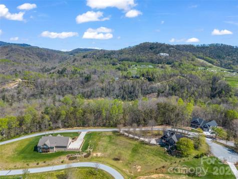 83 Sunny Morning Court Hendersonville NC 28792