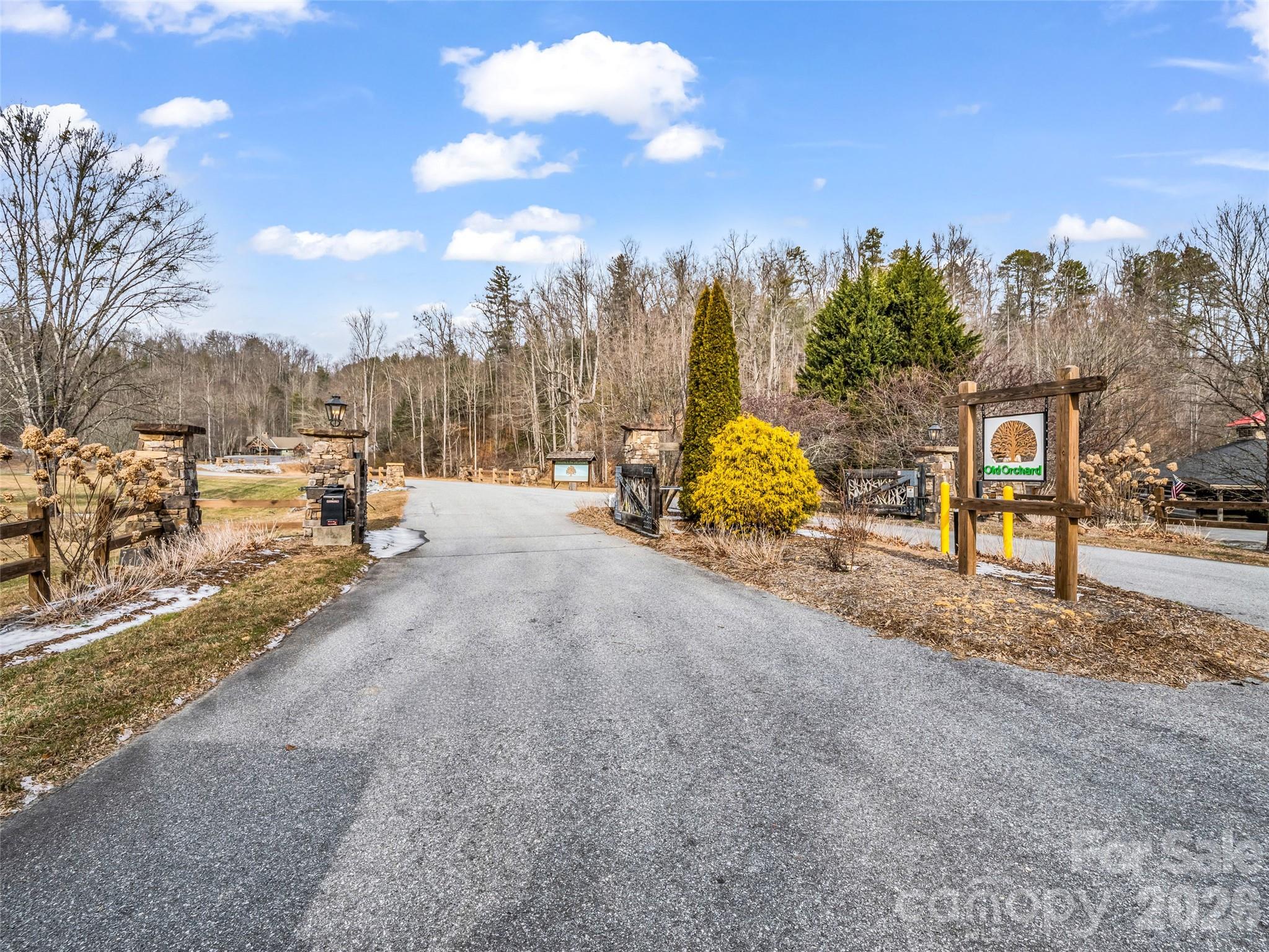 83 Sunny Morning Court Hendersonville NC 28792
