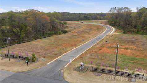 1821 Gkn Way Newton NC 28658