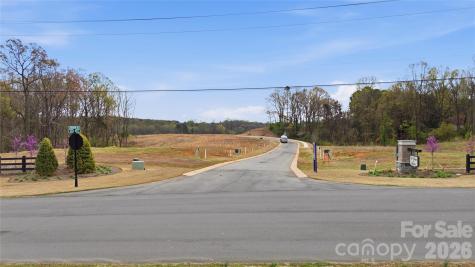1821 Gkn Way Newton NC 28658