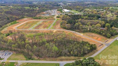 1821 Gkn Way Newton NC 28658