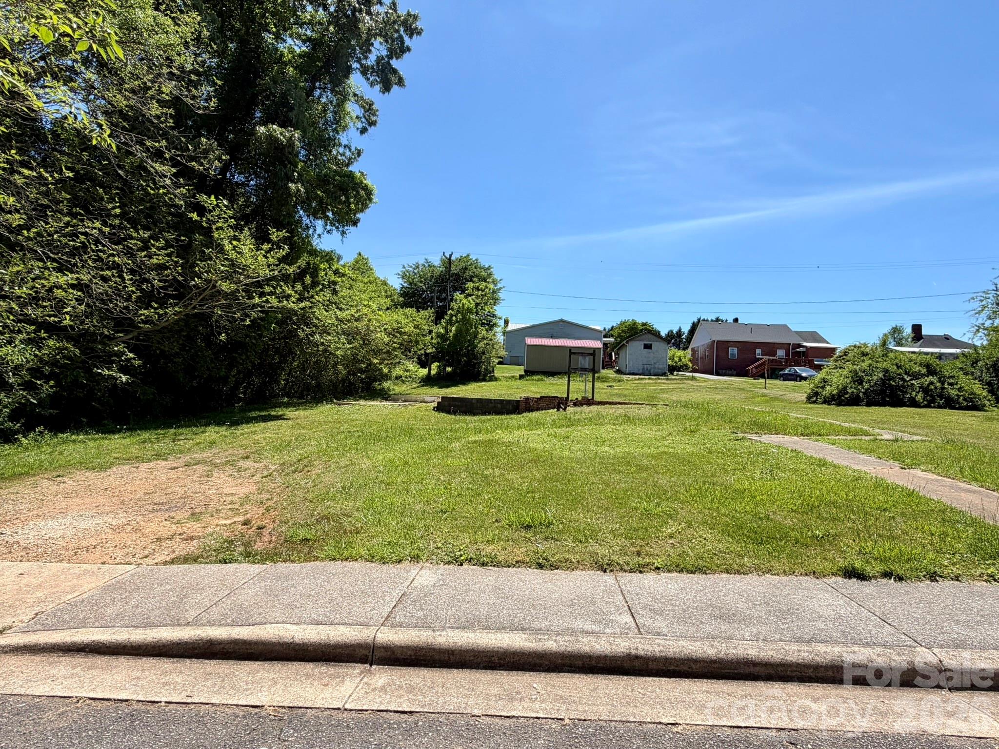 100 4th Em Street Marion NC 28752