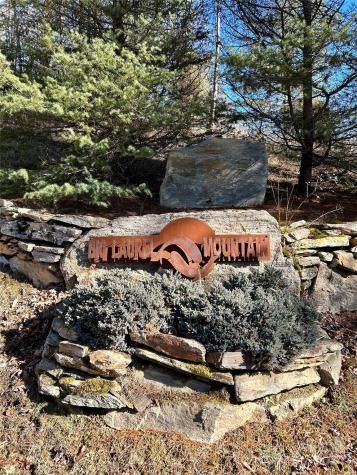 275 Overlook Lane Marshall NC 28753