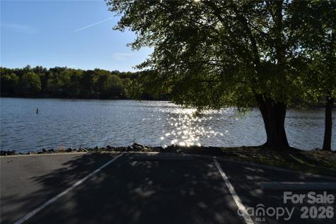 286 Aberdeen Court E Badin Lake NC 28127