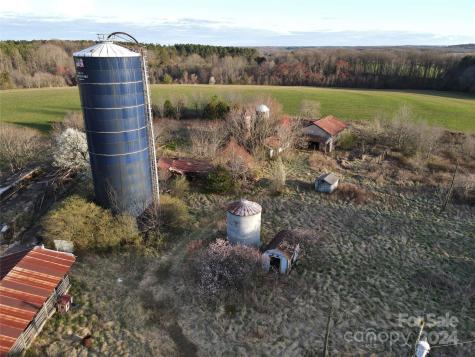 82AC Friendship Road Statesville NC 28625