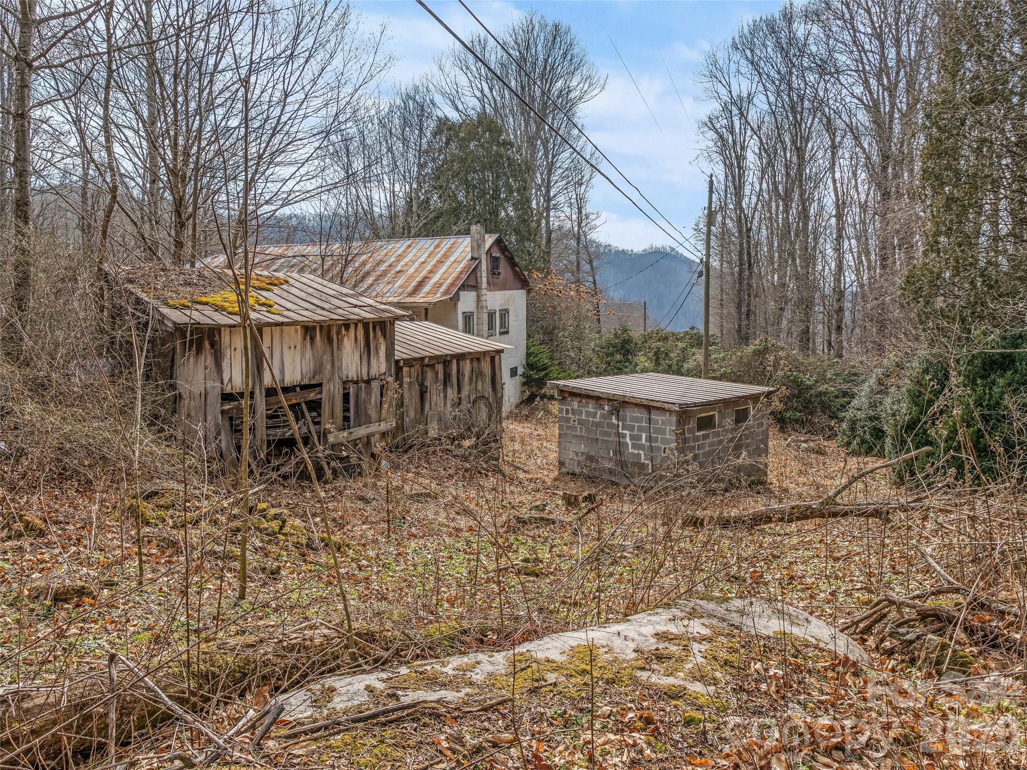 625 Cook Town Road Bakersville NC 28705