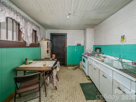 625 Cook Town Road Bakersville NC 28705