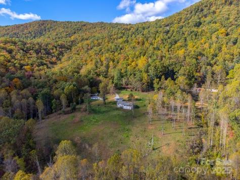 8125 Ellijay Road Franklin NC 28734