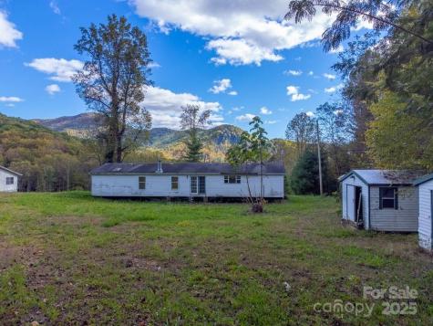 8125 Ellijay Road Franklin NC 28734