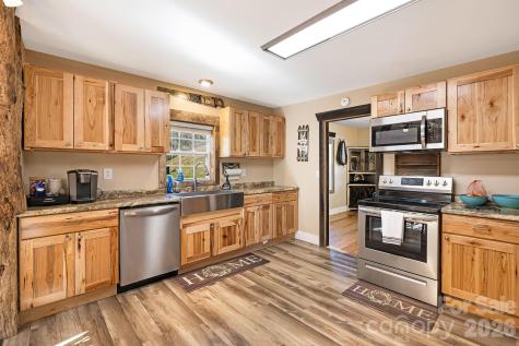 867 Indian Creek Road Burnsville NC 28714