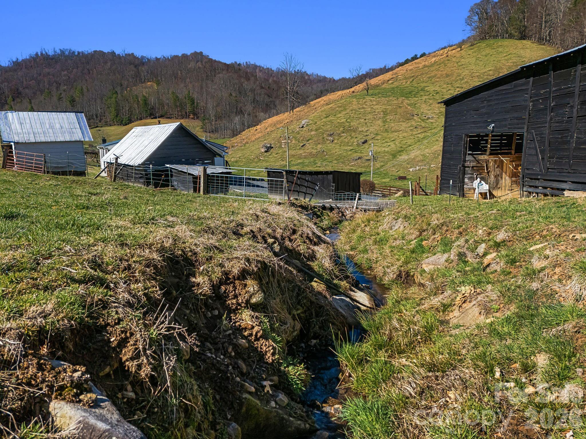 867 Indian Creek Road Burnsville NC 28714