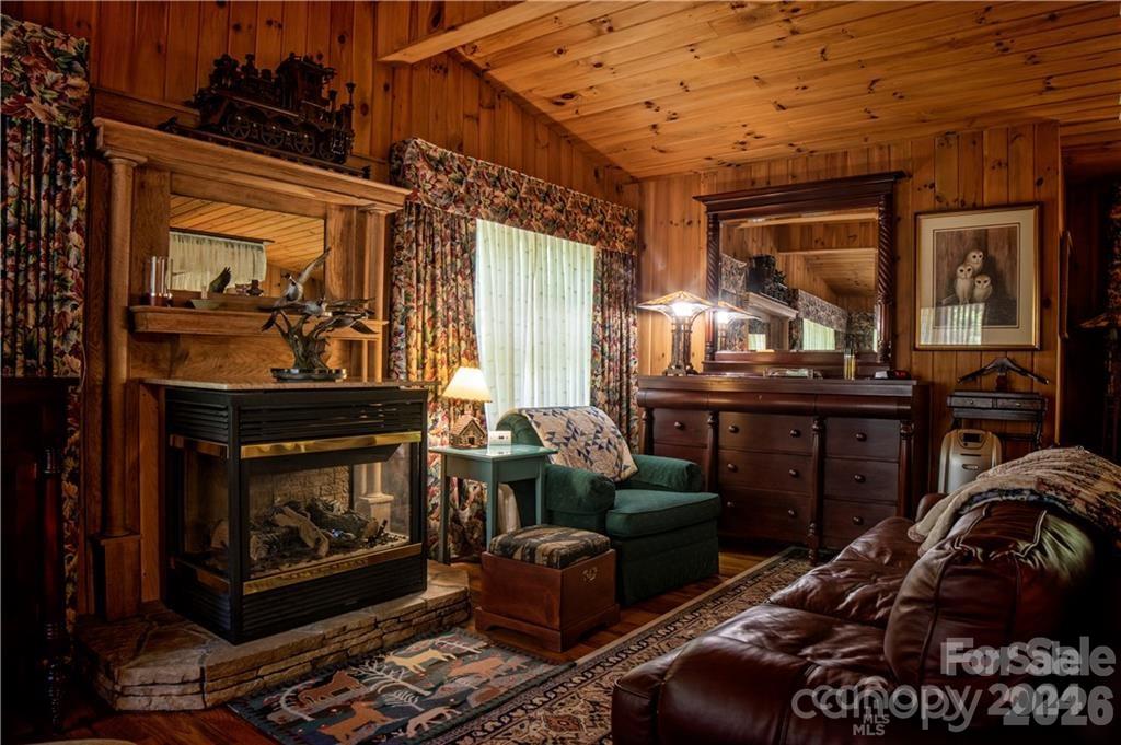 2736 White Oak Flats Road Green Mountain NC 28740