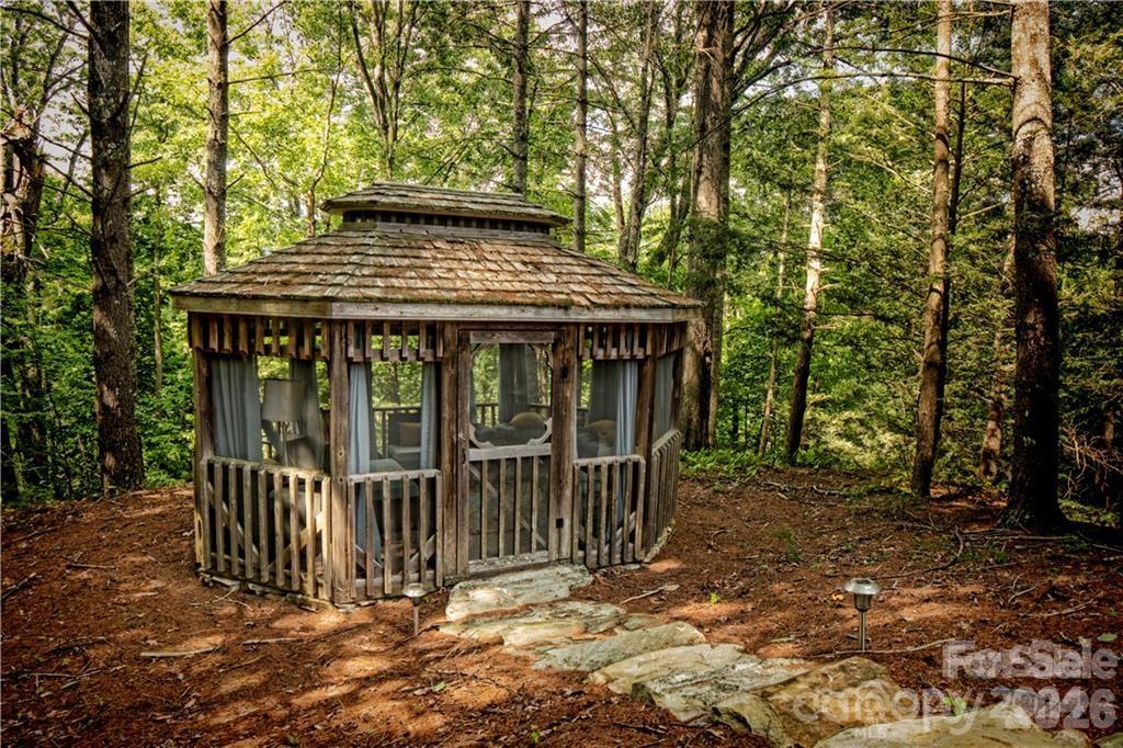 2736 White Oak Flats Road Green Mountain NC 28740