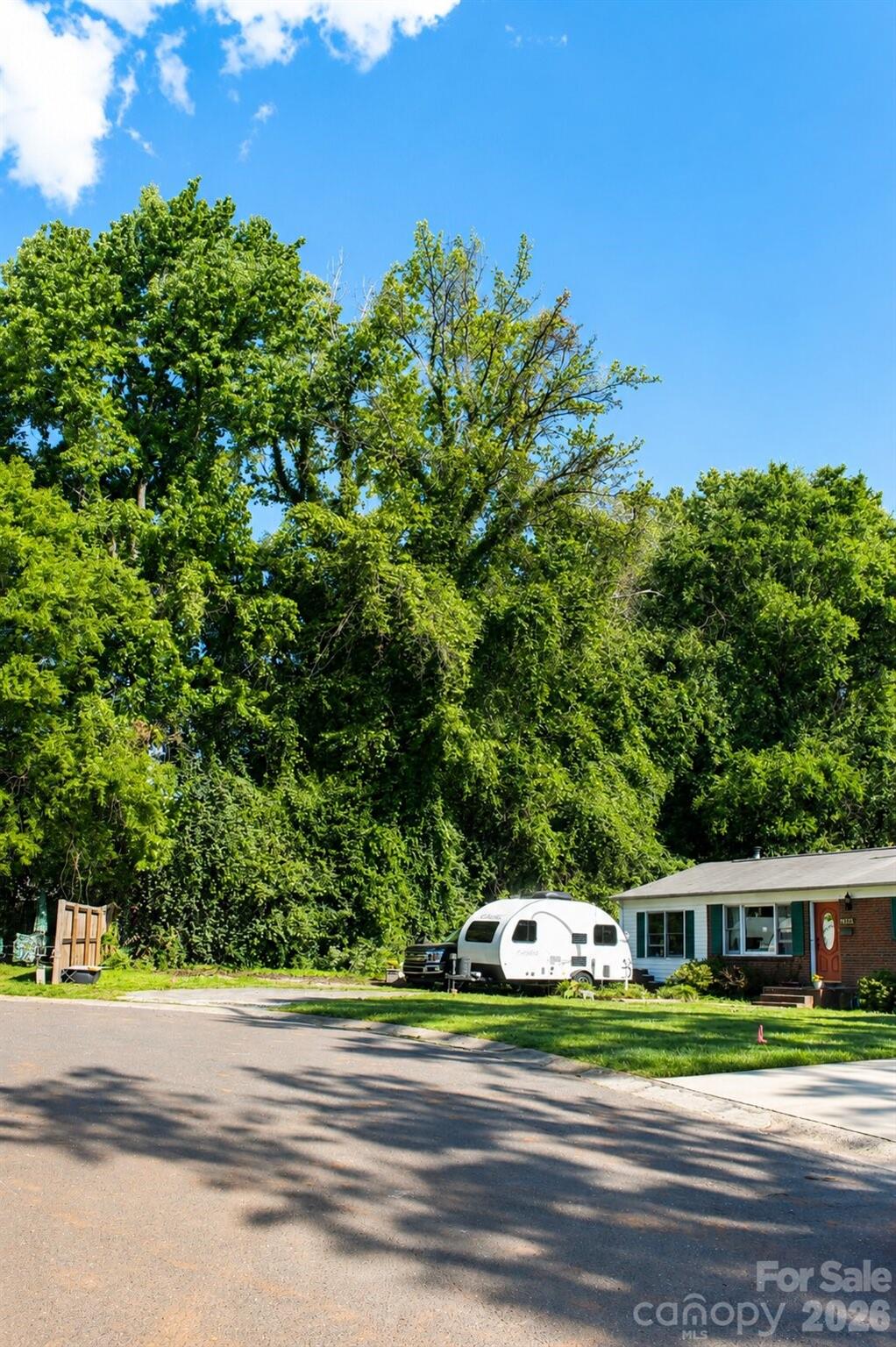 1122 Zion Court Charlotte NC 28209