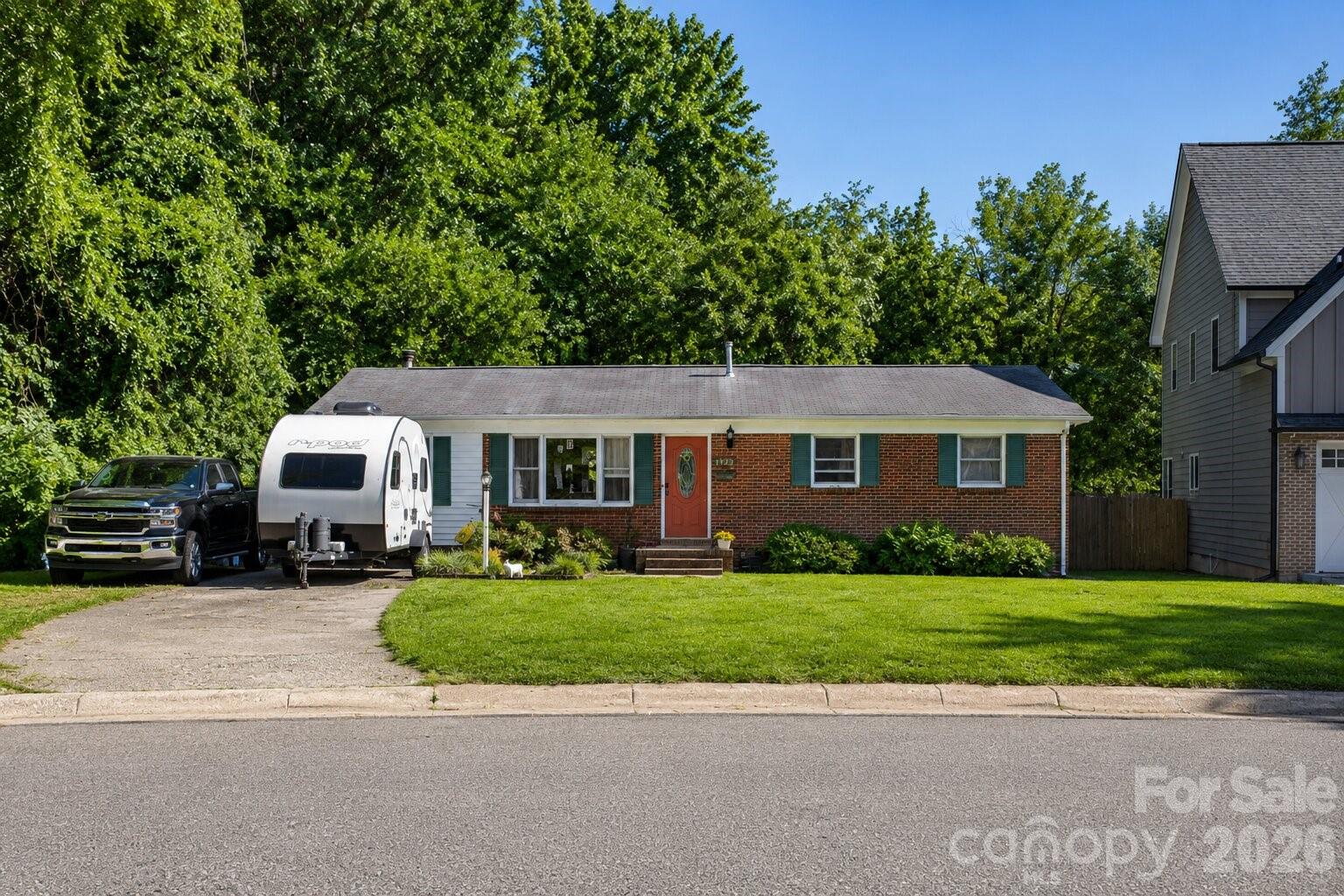 1122 Zion Court Charlotte NC 28209