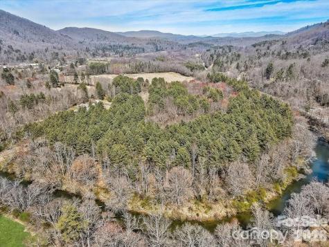 000 Valley Green Drive Penrose NC 28768