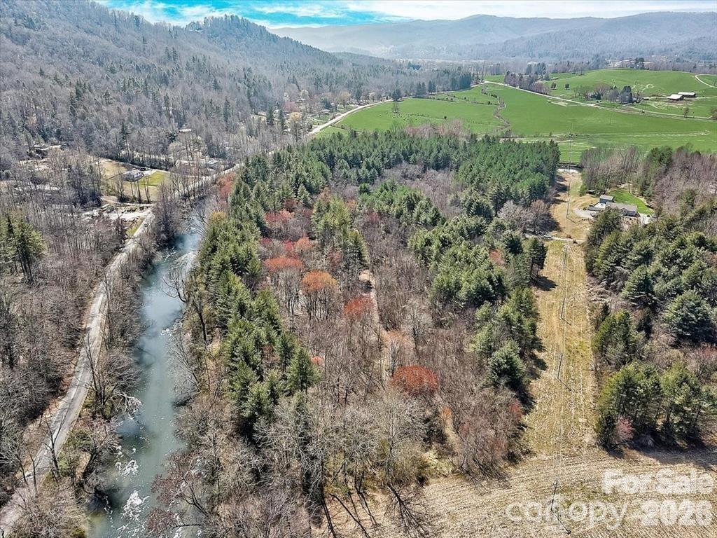 000 Valley Green Drive Penrose NC 28768