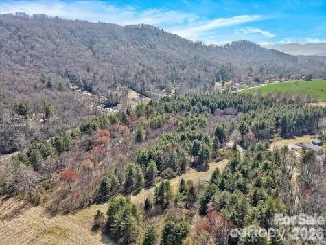 000 Valley Green Drive Penrose NC 28768