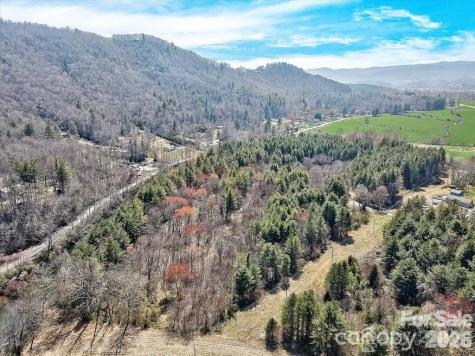 000 Valley Green Drive Penrose NC 28768