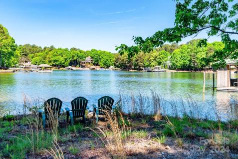 2471 Camelia Pointe Drive Sherrills Ford NC 28673