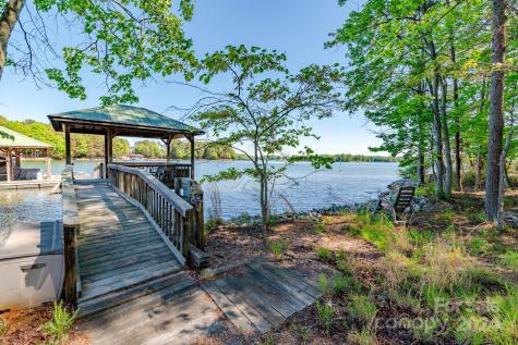 2471 Camelia Pointe Drive Sherrills Ford NC 28673