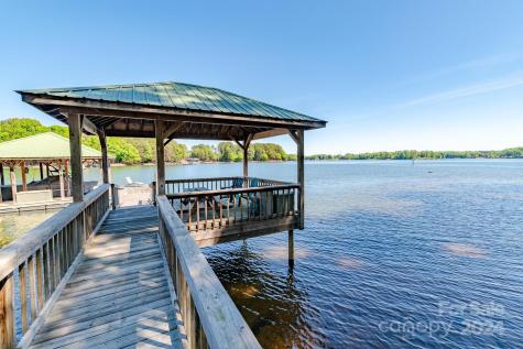 2471 Camelia Pointe Drive Sherrills Ford NC 28673