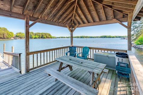 2471 Camelia Pointe Drive Sherrills Ford NC 28673