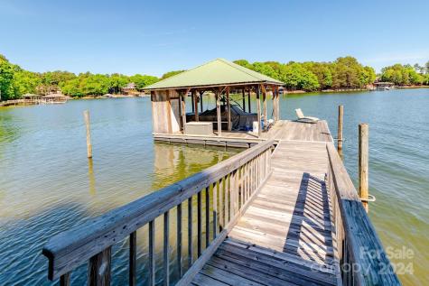 2471 Camelia Pointe Drive Sherrills Ford NC 28673