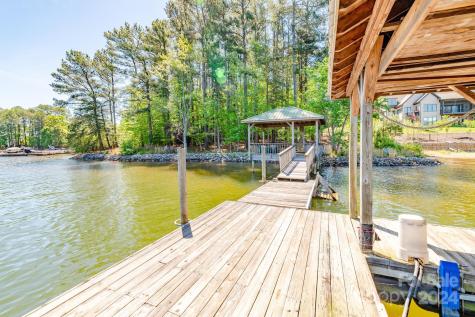 2471 Camelia Pointe Drive Sherrills Ford NC 28673