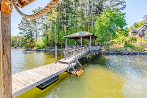 2471 Camelia Pointe Drive Sherrills Ford NC 28673