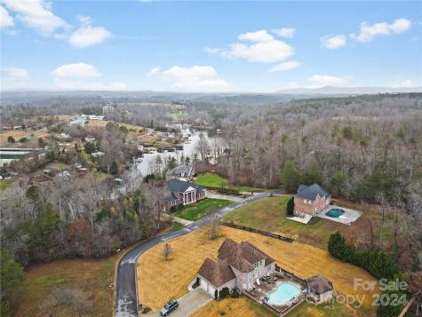100 Old Ferry Lane Hickory NC 28601