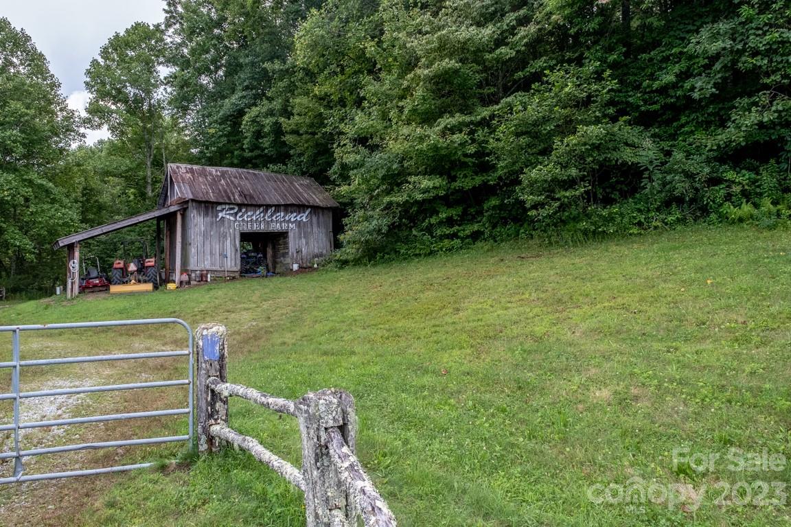 427 Quarry Road Lake Toxaway NC 28747