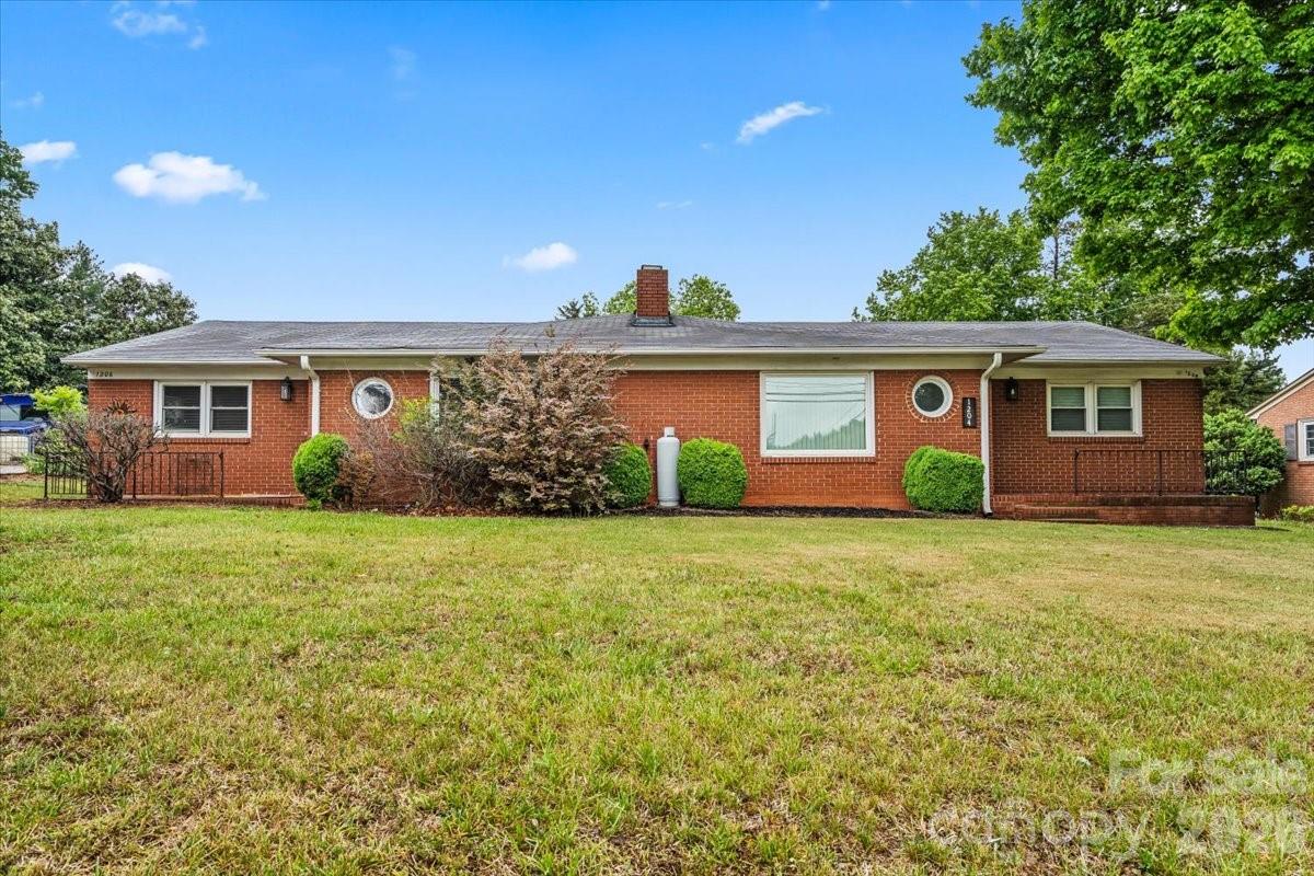 1204 W Fifth Avenue Lexington NC 27295