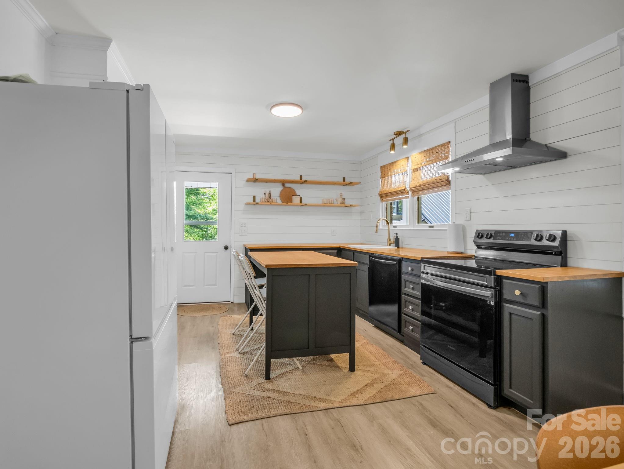 363 Etowah School Road Hendersonville NC 28739