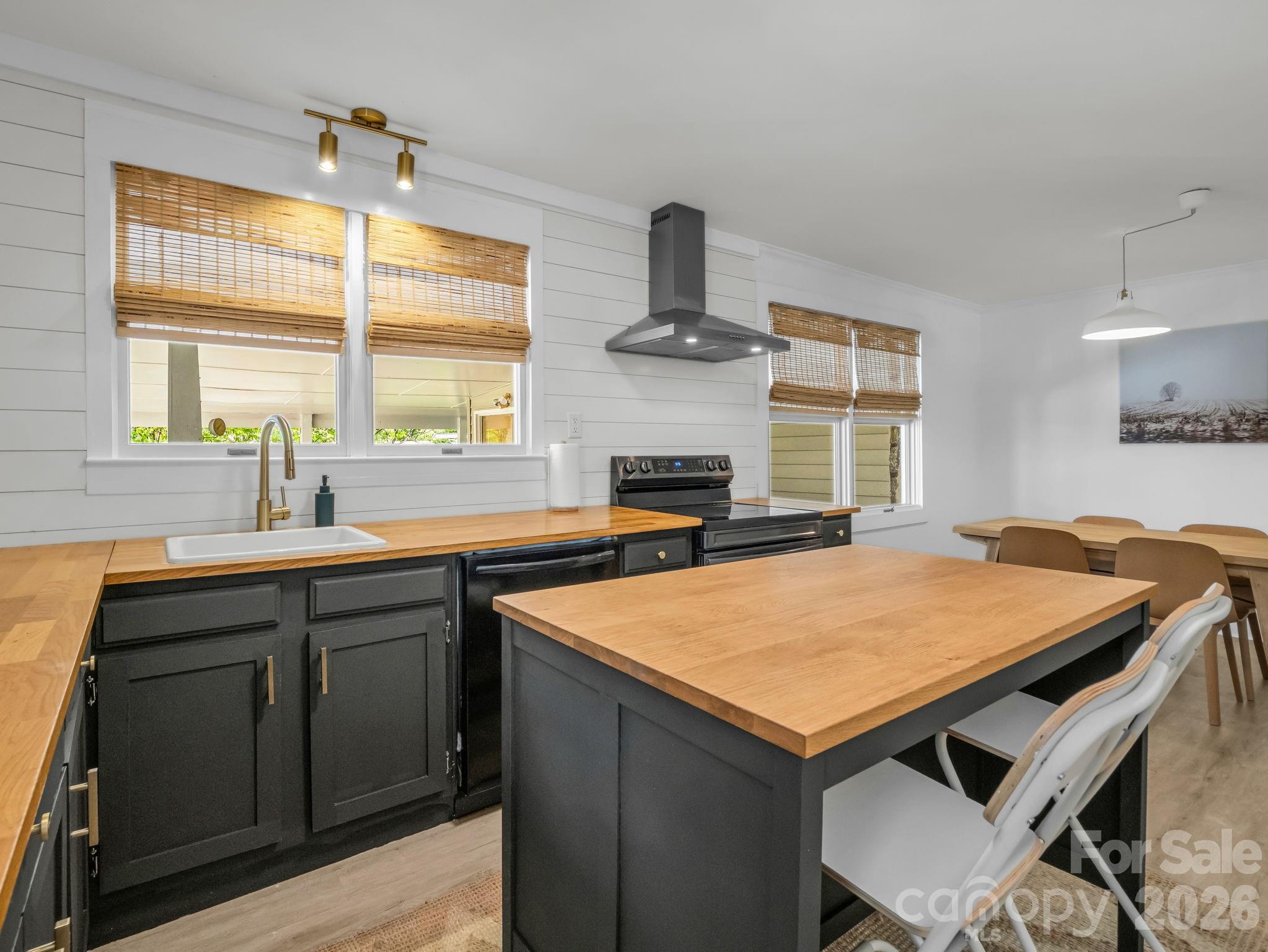 363 Etowah School Road Hendersonville NC 28739