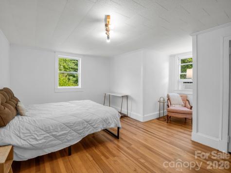363 Etowah School Road Hendersonville NC 28739