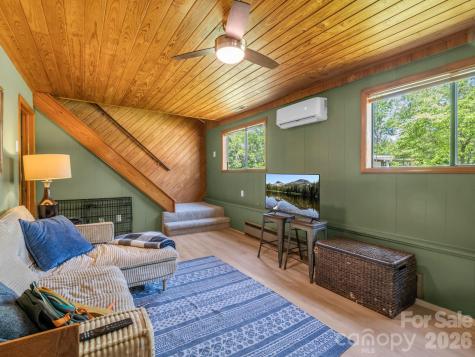 363 Etowah School Road Hendersonville NC 28739