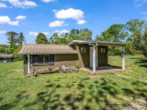 363 Etowah School Road Hendersonville NC 28739