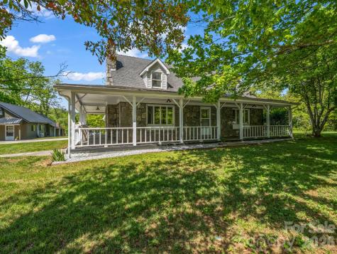 363 Etowah School Road Hendersonville NC 28739