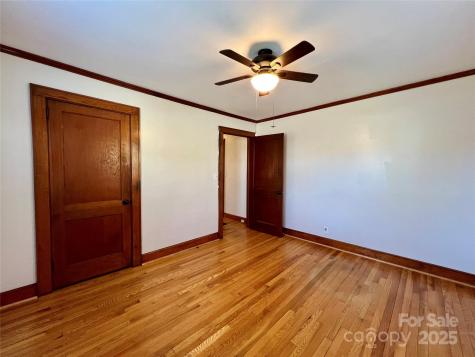 135 Haynes Street Hendersonville NC 28791