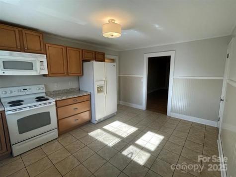 135 Haynes Street Hendersonville NC 28791