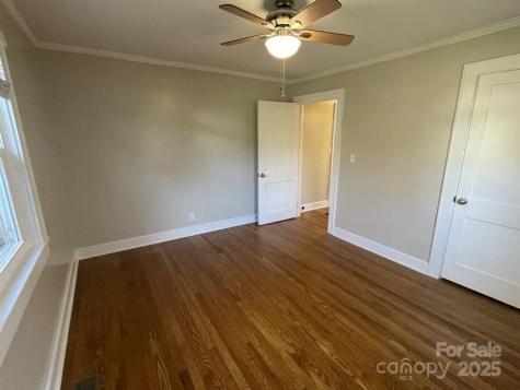 135 Haynes Street Hendersonville NC 28791