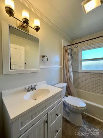 135 Haynes Street Hendersonville NC 28791