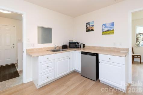 12 Lila Lane Clyde NC 28721