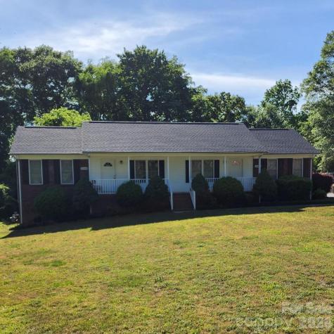 1020 Rosewood Drive Dallas NC 28034