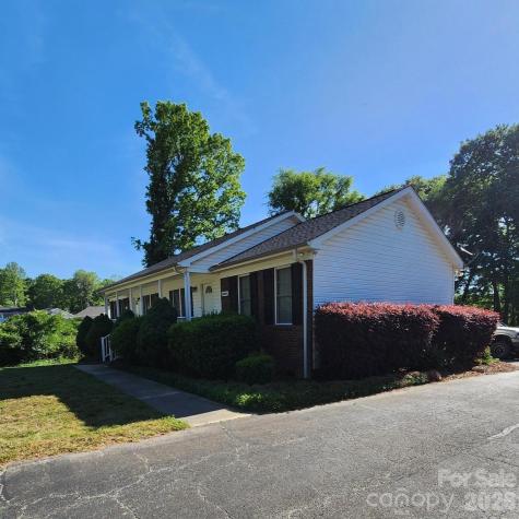 1020 Rosewood Drive Dallas NC 28034