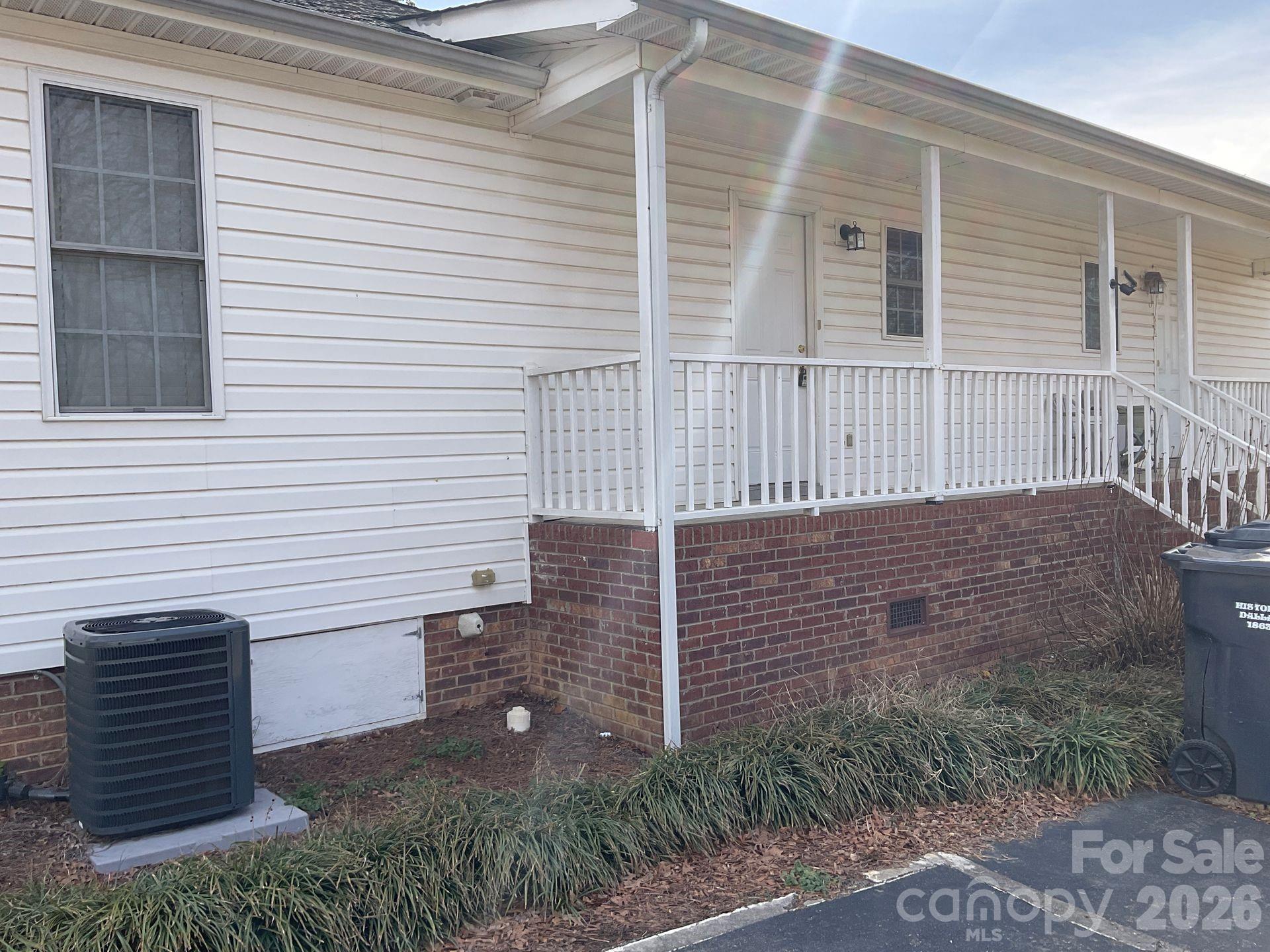 1020 Rosewood Drive Dallas NC 28034